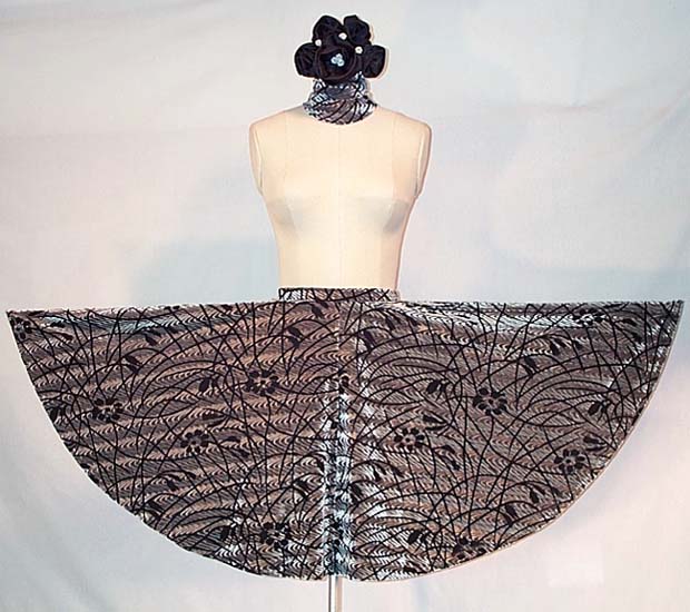 Circle Skirt Full Hem Sweep in Bamboo Flower Velvet