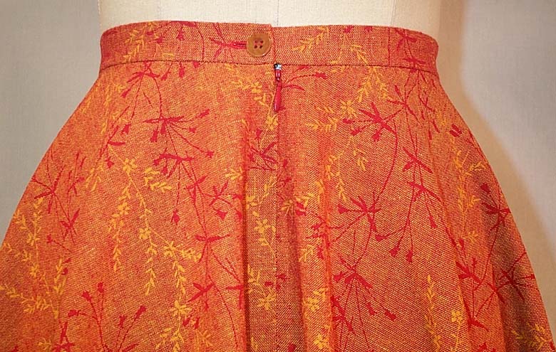 Circle Skirt Zipper in Iridescent Linen Vine Print